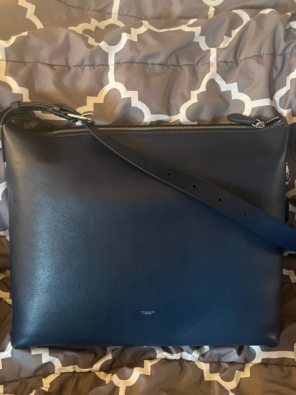 Coach Navy Blue Leather Mott Messenger bag sold out online - Picture 4 of 16